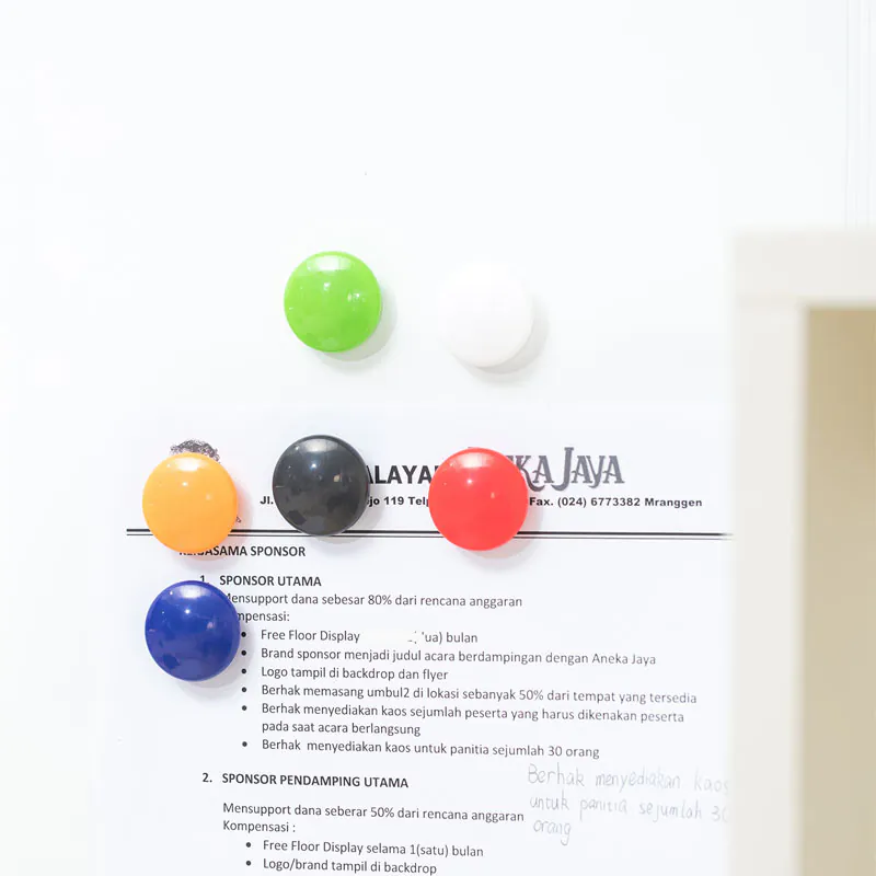 BLISTER DE 6 BOUTON DE FIXATION MAGNETIQUE 30MM DELI - Vue 3